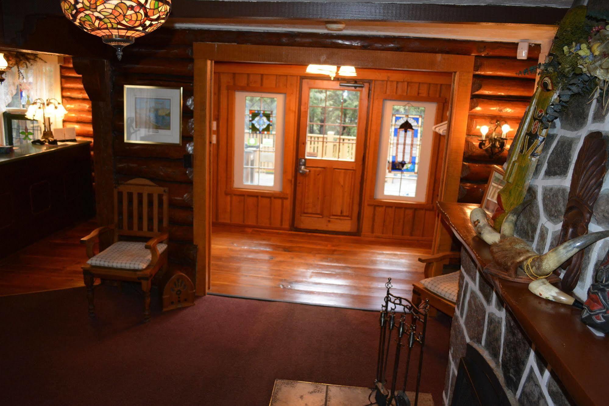 Auberge Alpine Inn Sainte-Adèle Exteriör bild